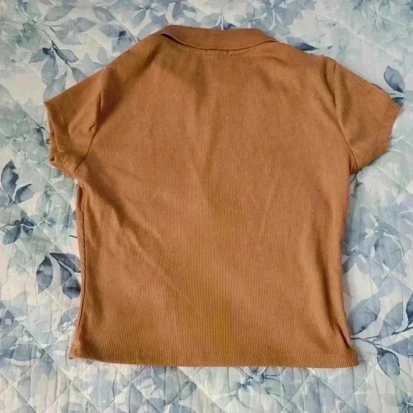 RUE21 brown tshirt slight crop top size small - Picture 2 of 3